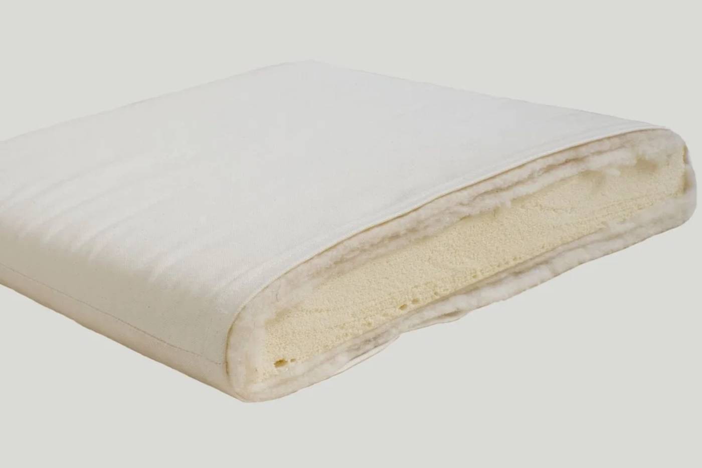 Rettung für harte Matratzen: Wie gut sind Latex-Topper wirklich?